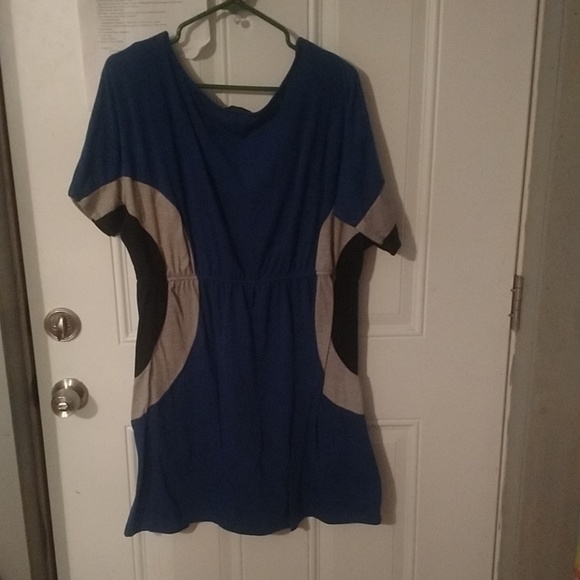 Dress - Picture 3 of 3